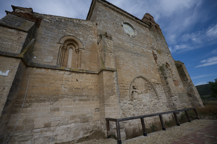 Fachada occidental de la iglesia del monasterio de Palazuelos